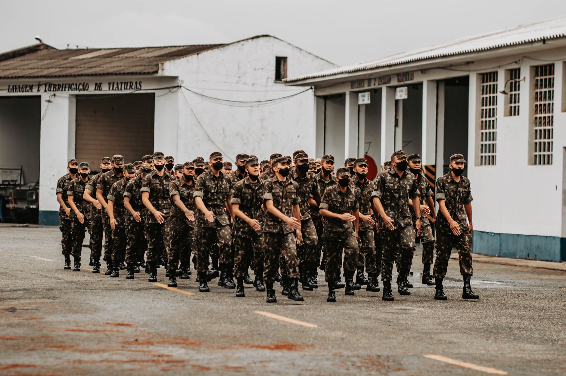 Concurso ESA: Exército brasileiro abre mais de mil vagas em diferentes áreas para jovens de 17 a 26 anos. Confira detalhes.