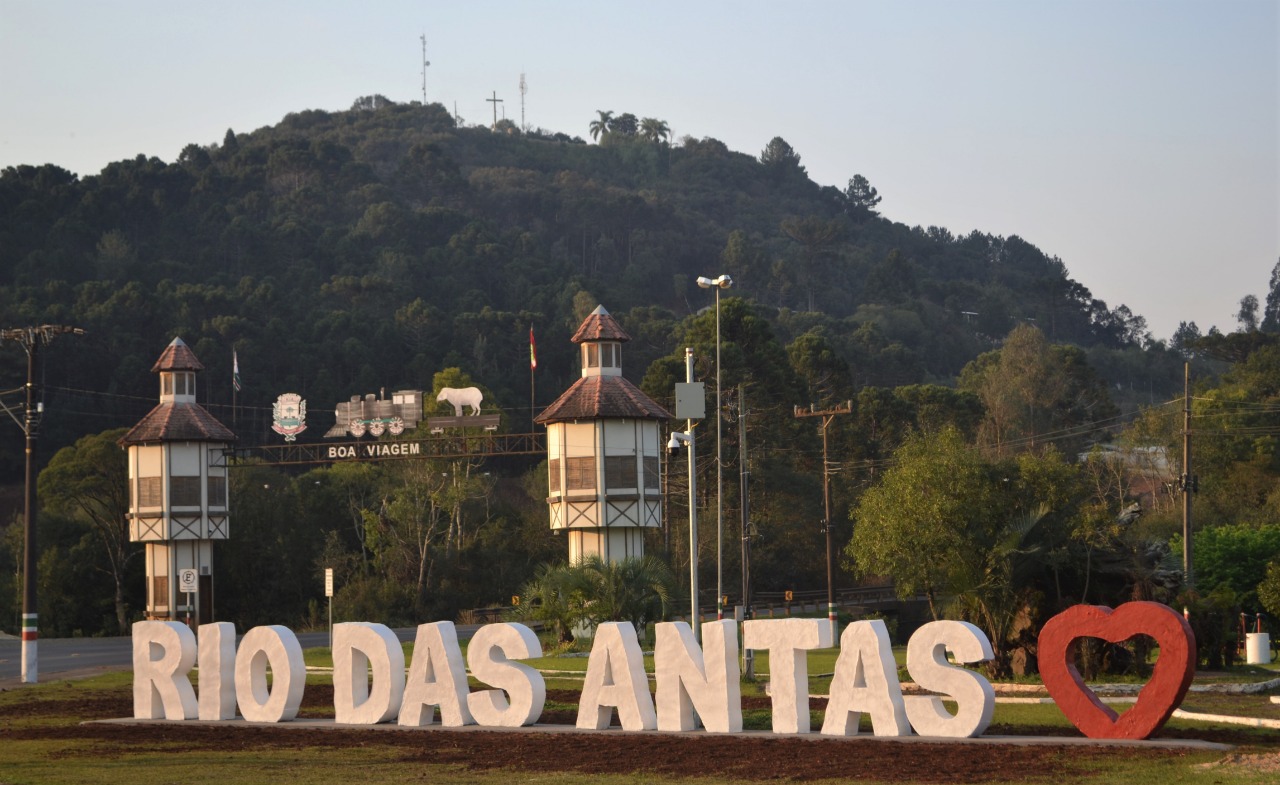 Concurso Câmara de Rio das Antas divulga novas vagas para profissionais com níveis médio e superior de formação, veja detalhes.