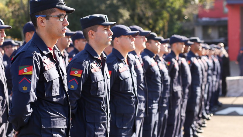 Processo seletivo Bombeiros RS abre 40 oportunidades para Salva-Vidas Temporário, inscrições até o dia 4 de novembro. Confira como concorrer.